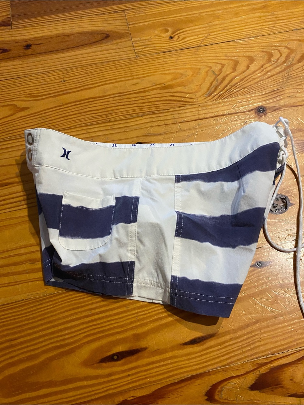 Hurley White and Navy Striped Women’s Athletic Board Shorts - Picture 4 of 6
